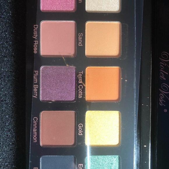 Violet Voss Essentials Pro Palette/brushes/ iconic - Picture 2 of 2